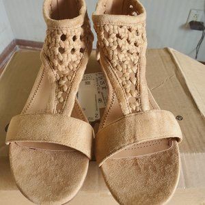 Comfortview Women's Wide Width The Harper Sandal (camel, 8.5 wide)